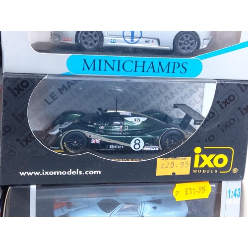 33 - Boxed model vehicles