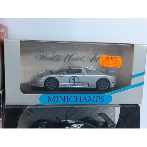 33 - Boxed model vehicles