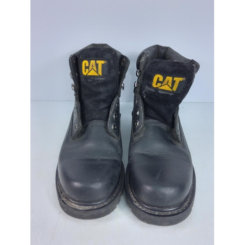 175 - 2 pairs of Cat boots