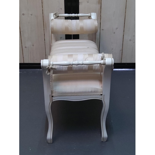 101 - Vintage dressing stool