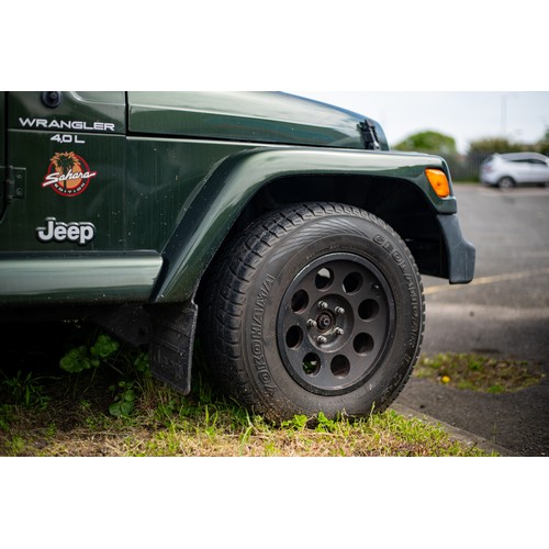 16 - 1998 Jeep Wrangler Sahara, 4.0L V8 Petrol, manual transmission, with removable hardtop and canvas ro... 