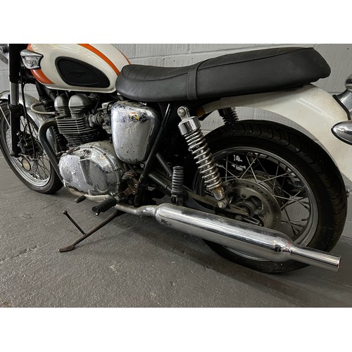 18 - 2005 Triumph Bonneville T100. LF05ADX.
This definite future classic boasting Triumph's 50th Annivers... 