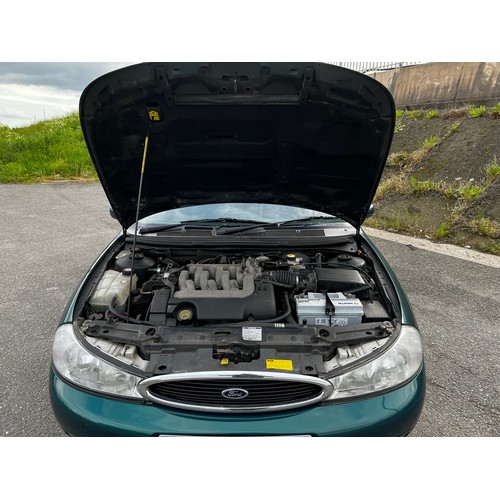 20 - Green Ford Mondeo ST24 V6 2544cc engine, registration P793 NTU, this lovely future classic has a lon... 