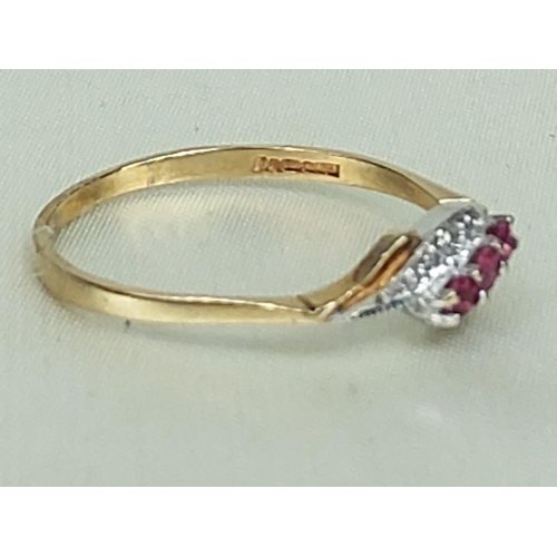 292 - 9ct gold garnet and diamond twist ring, size W