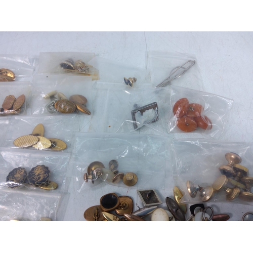 315 - Large qty of various cufflinks, collar studs etc