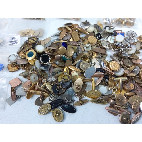 315 - Large qty of various cufflinks, collar studs etc