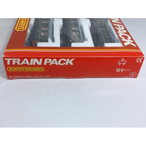 246 - Hornby train pack R369