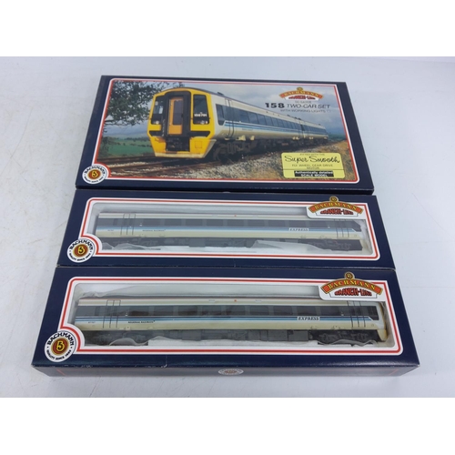 257 - Bachmann 158 2 car set