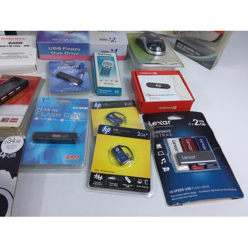 100 - Collection of electronic accessories, memory cards etc