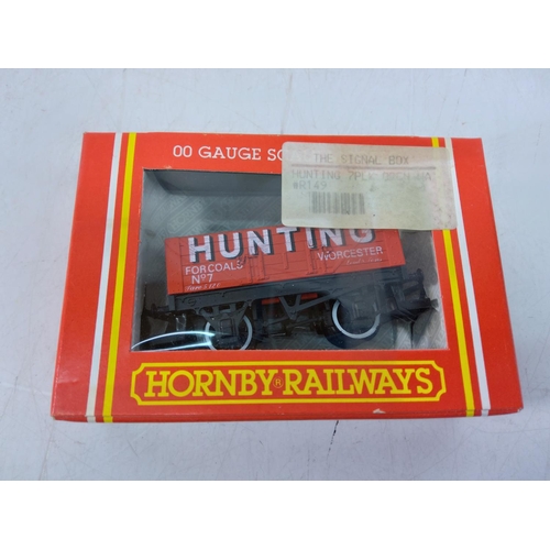 197 - 6 Hornby rolling stock