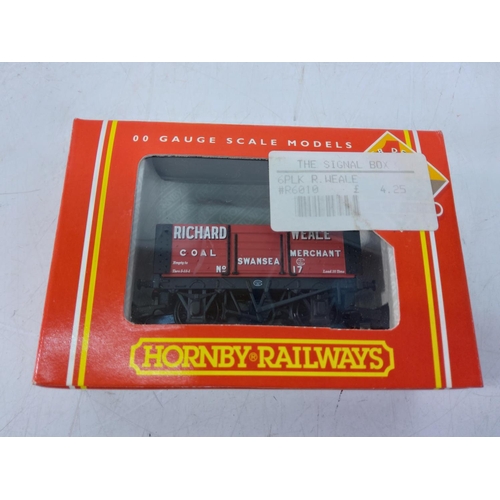 197 - 6 Hornby rolling stock