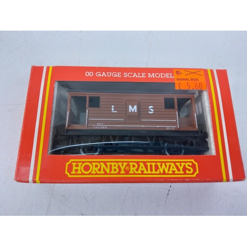 197 - 6 Hornby rolling stock