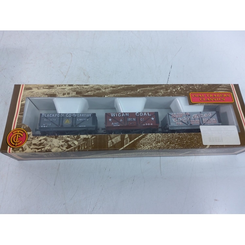 200 - 6 sets of rolling stock