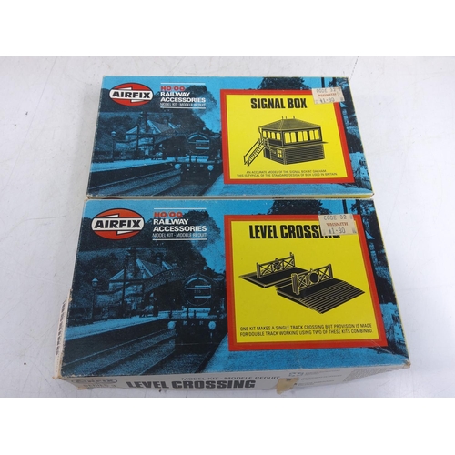 215 - 9 model kits including Airfix, Revel and Ratio