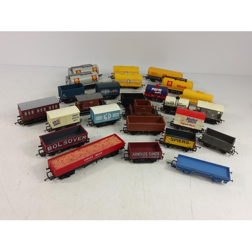 226 - Box of engines and box of rolling stock