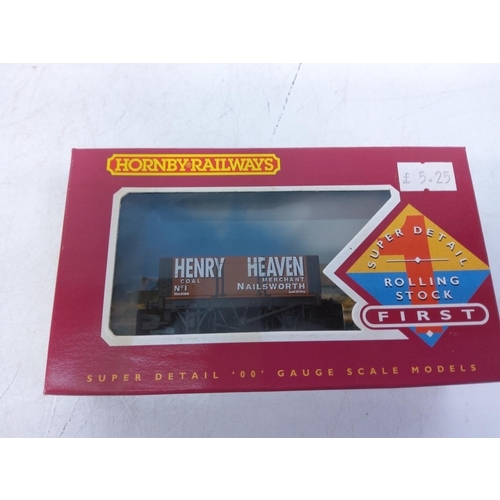 201 - 9 Hornby rolling stock