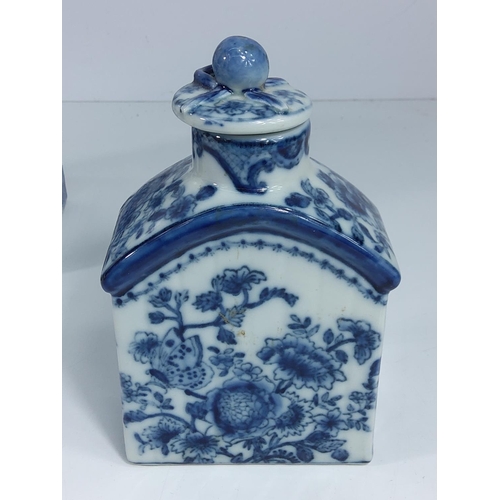 361 - 3 pieces of blue and white porcelain