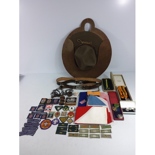 165 - Mounted scouts hat, scouting items, collectables and ephemra