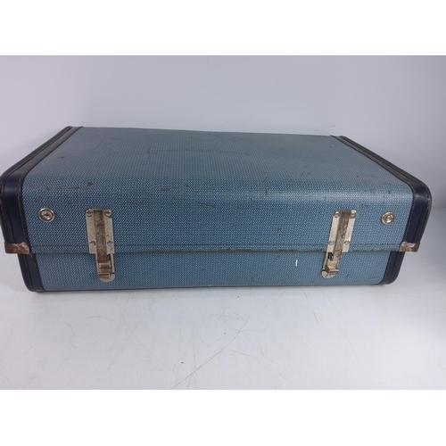 15 - Vintage expanding case and stool