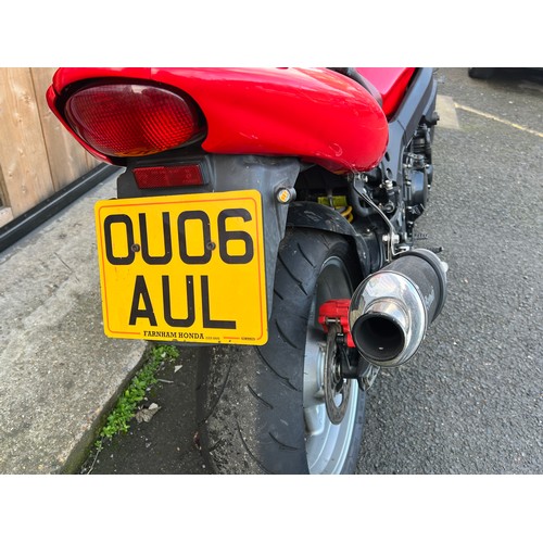 1 - 2006 Red Triumph  Speed 4 Motorbike this bike is being sold as a project bike, it has had a new batt... 