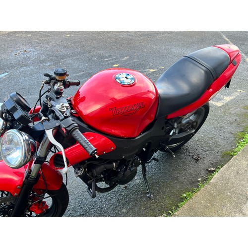 1 - 2006 Red Triumph  Speed 4 Motorbike this bike is being sold as a project bike, it has had a new batt... 