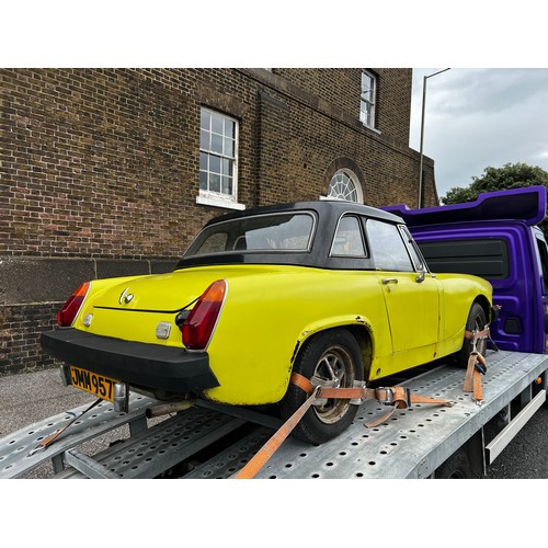 65A - 1975 MG Midget convertible project car in yellow. (No Reserve). Registration JMM957P.
This car runs ... 