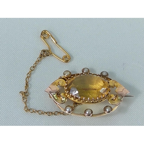 209 - Gold, citrine and seed pearl brooch, 3.4g gross