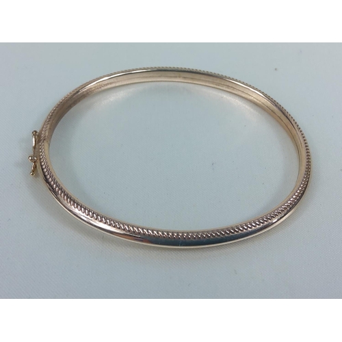 210 - 2 9ct gold bangles, 7.3g