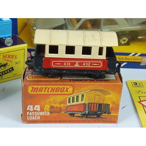 22 - Box of model vehicles including Matchbox