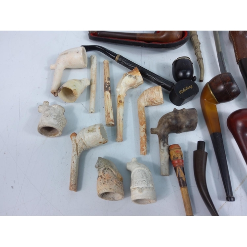 243 - Qty of various pipes and clay pipes