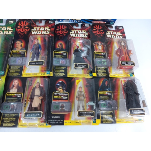 40 - Box of Star Wars toys and collectables