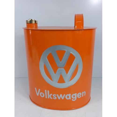 121 - VW oil can