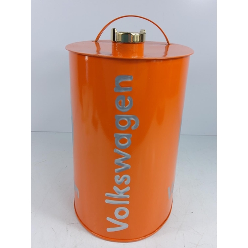 121 - VW oil can