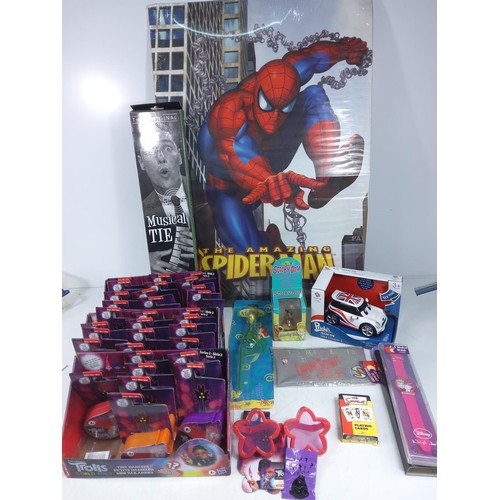 185 - Various toys and collectables