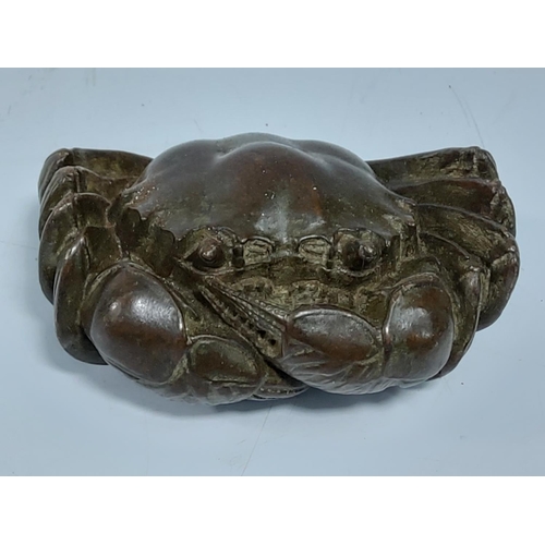 223 - Signed cast bronze crab, 8 x 5cms