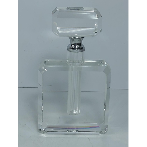 233 - Glass scent bottle, 15 x 8cms