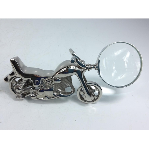 89 - Novelty magnifying glass in the form of a motorbike