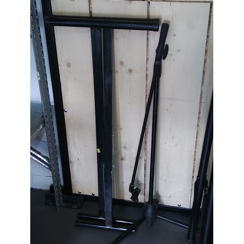 65 - Qty of various mircophone/speaker stands