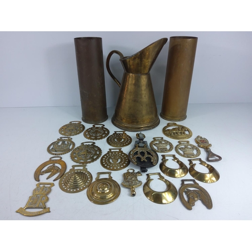 10 - 2 shell cases, brass jug and qty of horse brasses