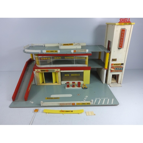 13 - Large vintage model garage