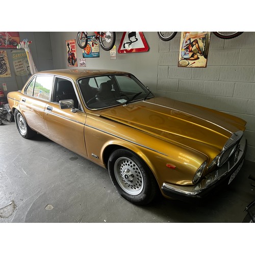 4 - 1982 Daimler sovereign 4.2 AUTO in gold.
Registration BCL530Y, currently showing mileage of 122741 m... 