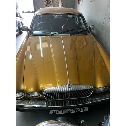 4 - 1982 Daimler sovereign 4.2 AUTO in gold.
Registration BCL530Y, currently showing mileage of 122741 m... 