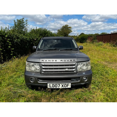 9 - Grey Range Rover TDV8 Registration LD07 XOF, first registered in June 2007 this vehicle is in good c... 