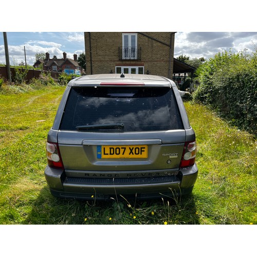 9 - Grey Range Rover TDV8 Registration LD07 XOF, first registered in June 2007 this vehicle is in good c... 