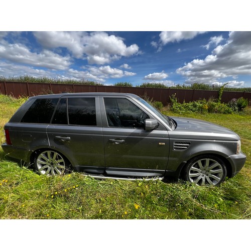 9 - Grey Range Rover TDV8 Registration LD07 XOF, first registered in June 2007 this vehicle is in good c... 