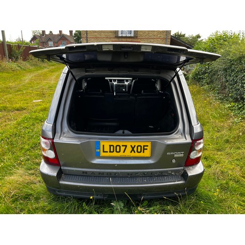 9 - Grey Range Rover TDV8 Registration LD07 XOF, first registered in June 2007 this vehicle is in good c... 