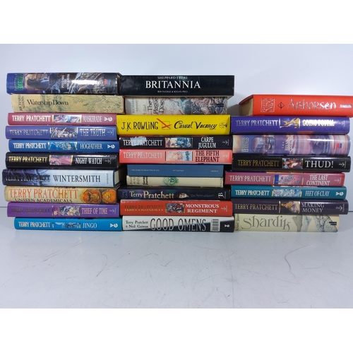 14 - Selection of various books including Terry Pratchett