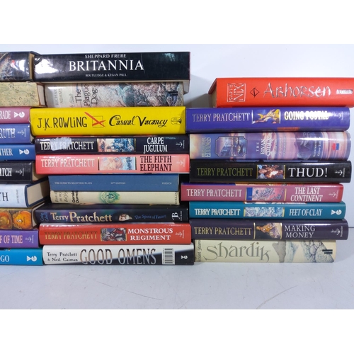 14 - Selection of various books including Terry Pratchett