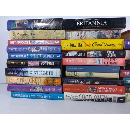 14 - Selection of various books including Terry Pratchett