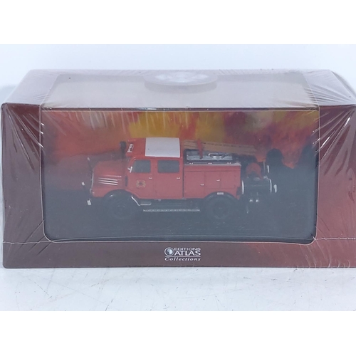 33 - 9 model vehicles including fire engines